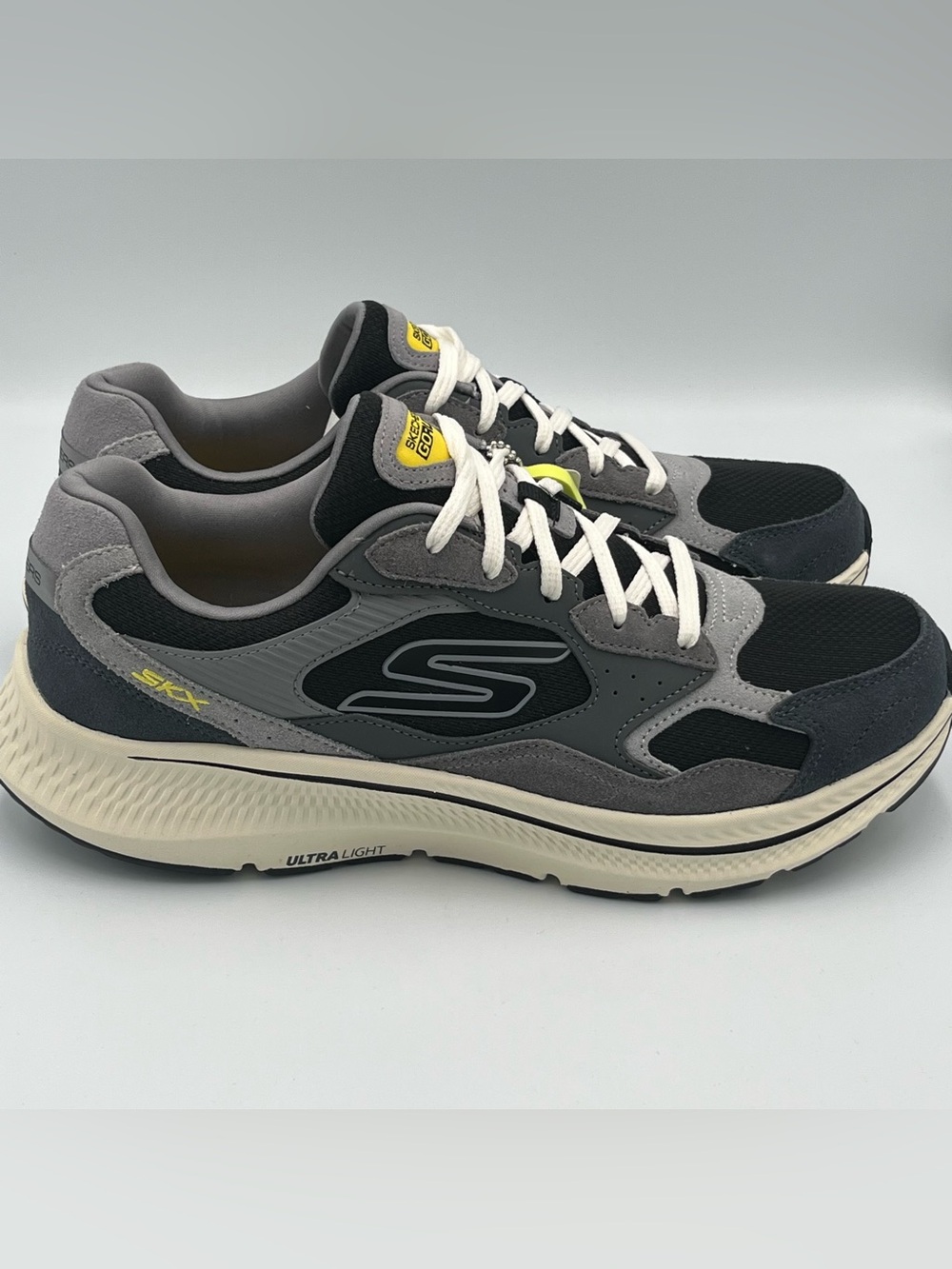 Skechers GO RUN Consistent 2.0 Retro Runner V1 Sneakers Men’s 11.5 Charcoal/Blk